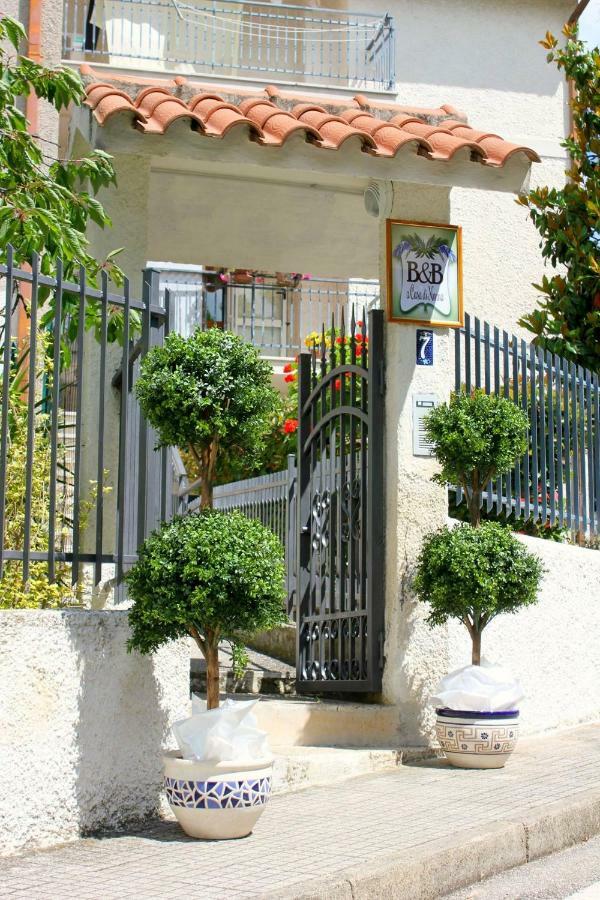 A Casa Di Nonna Bed & Breakfast โลเรโต ภายนอก รูปภาพ